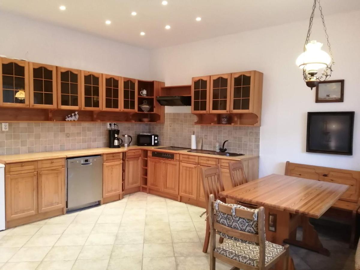 Gesztenye Vendégház Ságvár Exterior foto