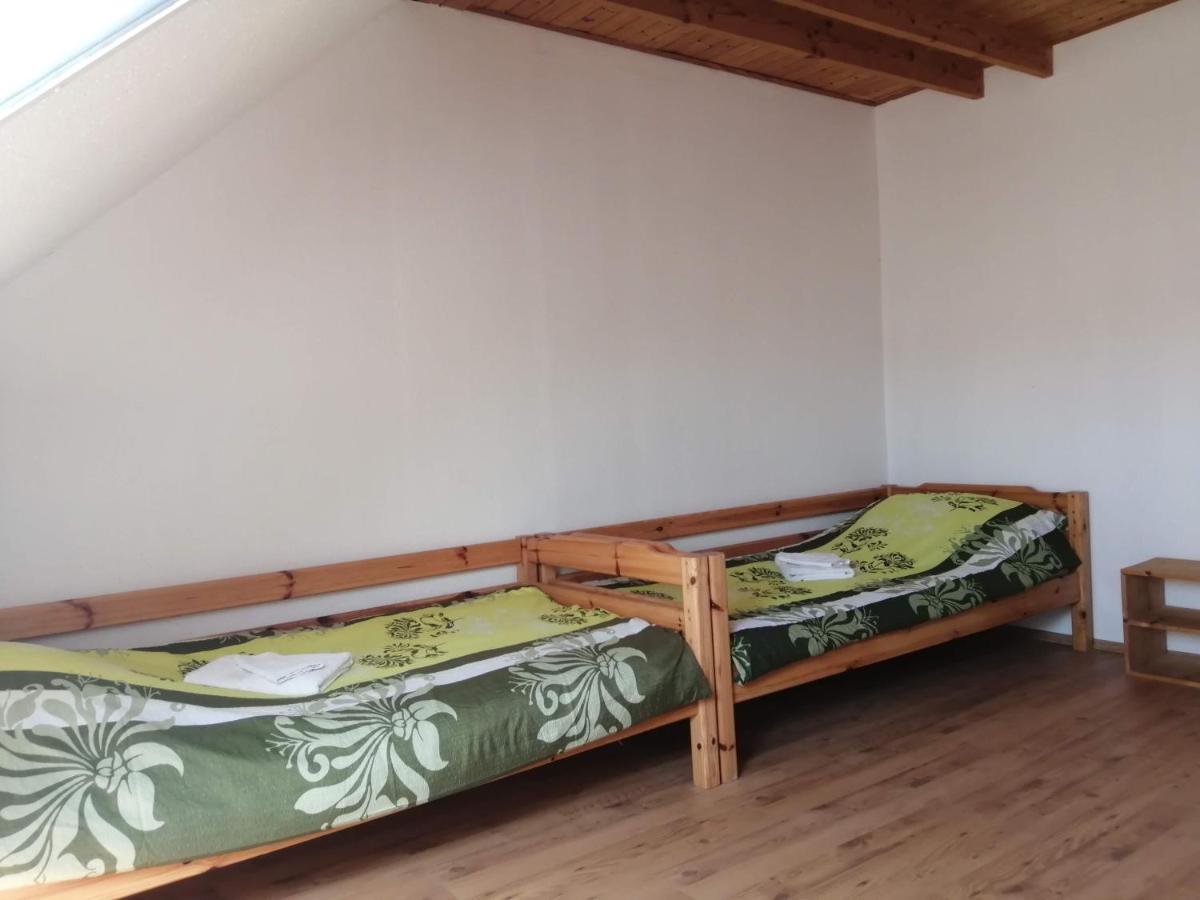 Gesztenye Vendégház Ságvár Exterior foto